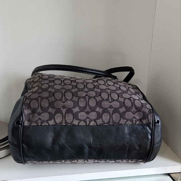 Coach Signature Jacquard/Black Leather Shoulder Bag - Picture 6 of 13